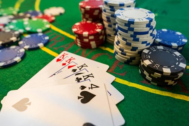 e300 Baccarat, Roulette Dan Blackjack Langsung